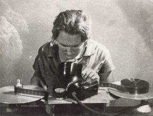 Elizaveta Svilova bei der Montage