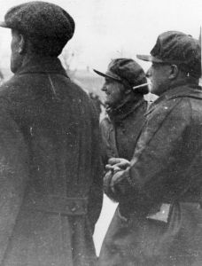 Vertov and Svilova supervising the shooting of "Ėntuziazm"