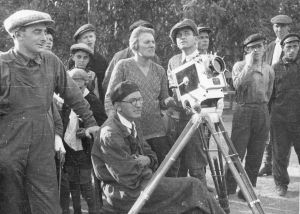 Vertov mit Svilova und Boris Cejtlin bei den Dreharbeiten zu "Ėntuziazm"