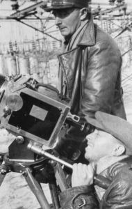 Vertov und Mark Magidson bei Dreharbeiten zu "Tri pesni o Lenine"