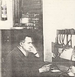 Vertov bei der Montage zu "Tri pesni o Lenine"