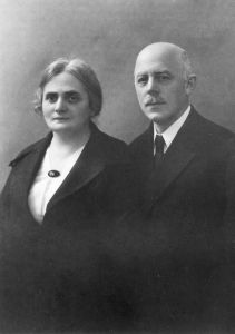 Vertov's parents in Białystok