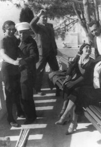 Vertov in the midst of cheerful spa guests