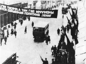 Lastwagen fahren die Straße entlang - Variante