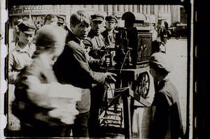 Filmprojektor auf einem öffentlichen Platz