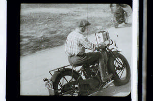 Kameramann auf Motorrad